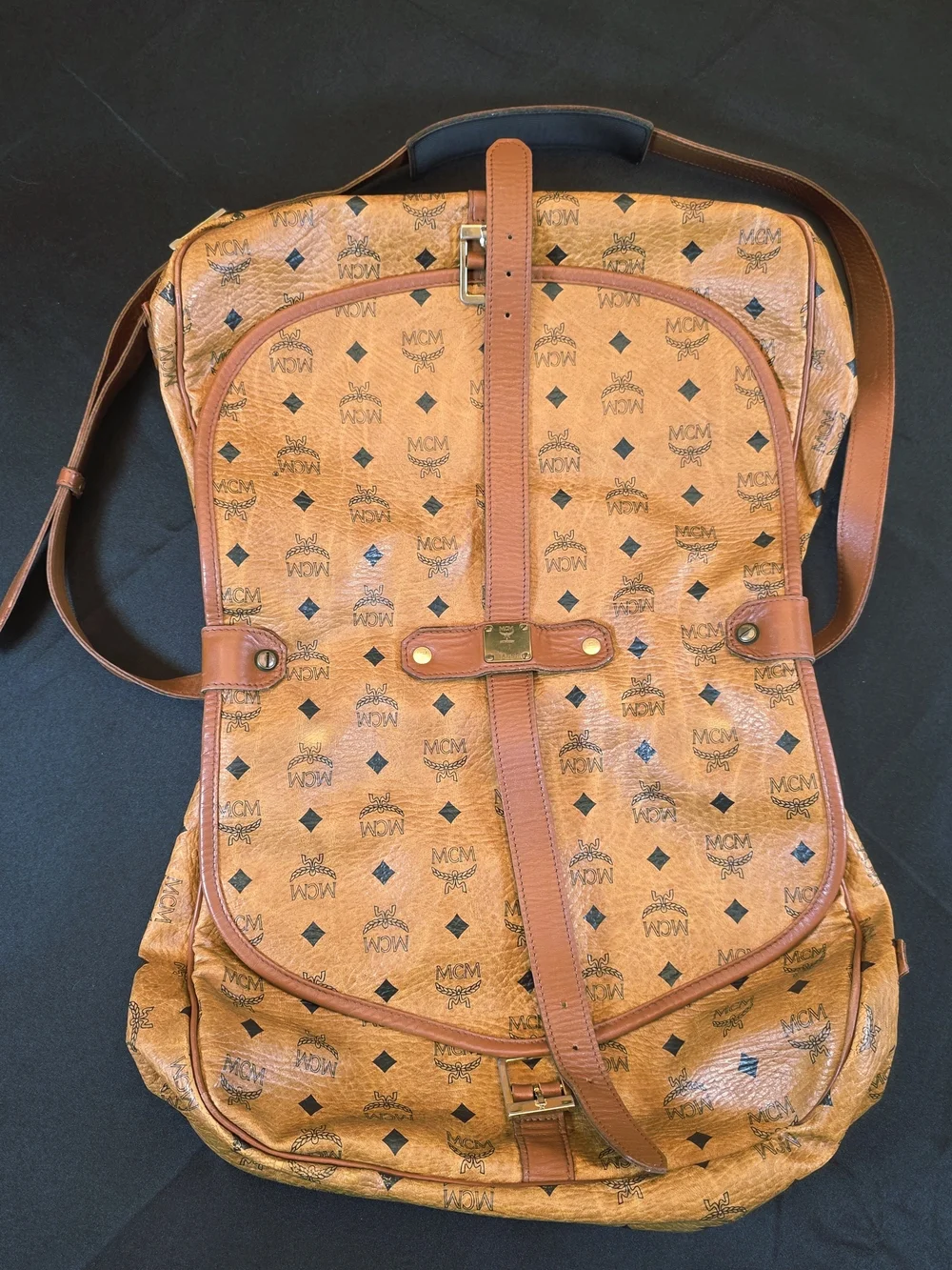 Authentic Vintage MCM Visetos Saddle Bag/Unisex Crossbody Messenger. Large space